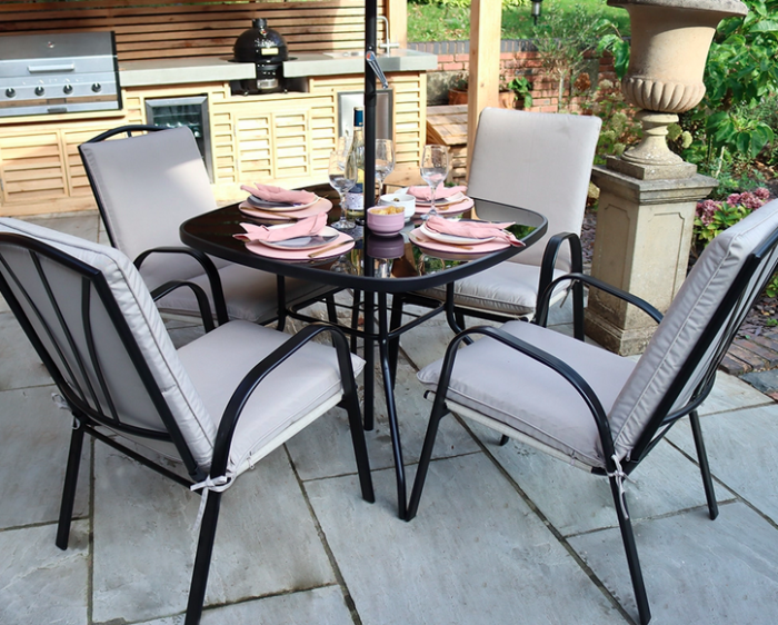 Amalfi 4 seater dining set with cushions 2025