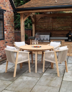 Royalcraft Roma 4 Seater Round Sunray Dining Set with Black Granite Insert & Roma Dining Chairs