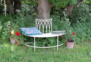 Gothic Metal Tree Seat